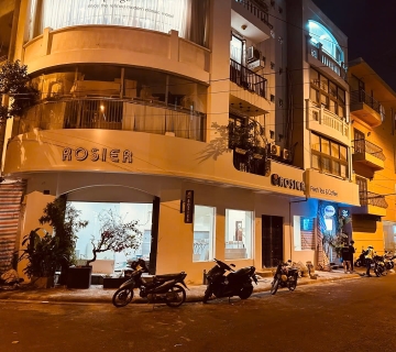 Biển hiệu quán cà phê