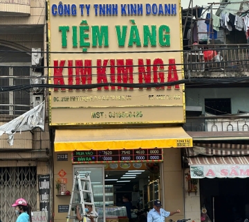 Biển hiệu tiệm vàng Kim Kim Nga