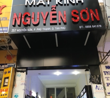 Làm biển hiệu đồng hồ mắt kính Nguyễn Sơn